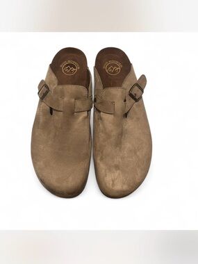 White Mountain Men's Brown Suede Slip-On Clogs with Buckle